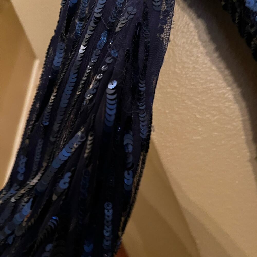 ▶️ Mac Duggal ◀️ Sequined 3/4 Sleeve V-Neck Plus Size Formal Gown - Picture 11 of 17